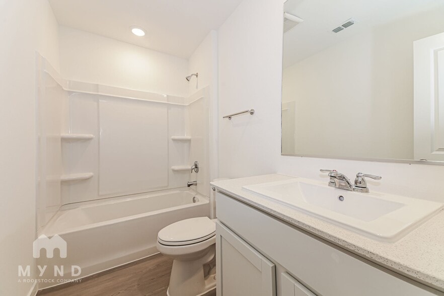 Building Photo - 1238 Basswood Dr