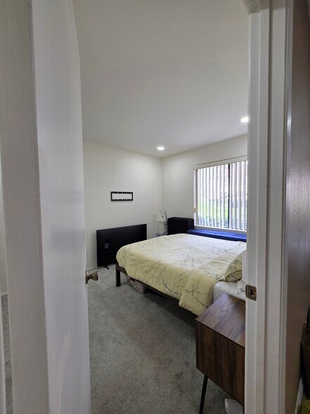 Building Photo - 9949 Scripps Westview Way