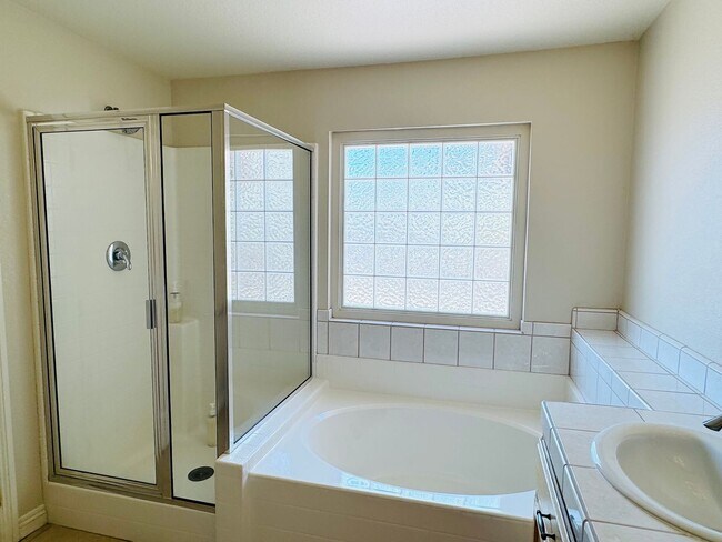 Building Photo - 3Bedroom/2Bathroom Coming soon July 2025!