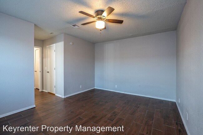 Building Photo - 1 br, 1 bath House - 2421 E 87th St - Unit...