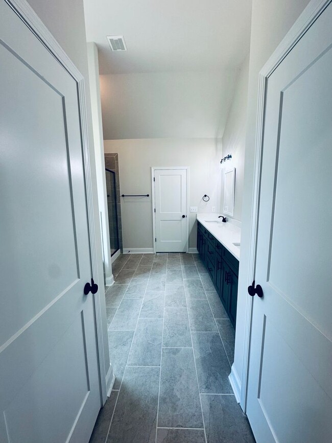 Building Photo - 714 Lindsey Brook Tr