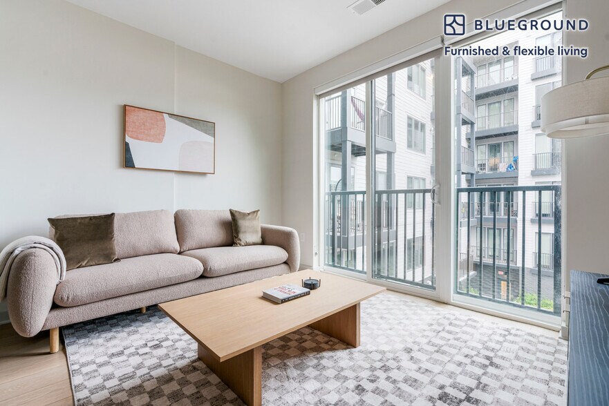 Primary Photo - 60 I St SW