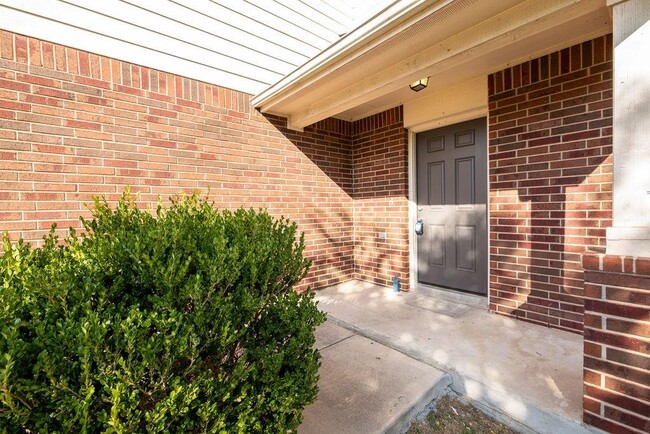 Building Photo - 6609 Plains Crest Dr