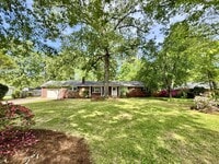 Building Photo - Recently Updated 4-Bedroom Ranch Home w/a 2 Bedroom Guest Cottage! Ready 05-01-26! Pet Friendly Home