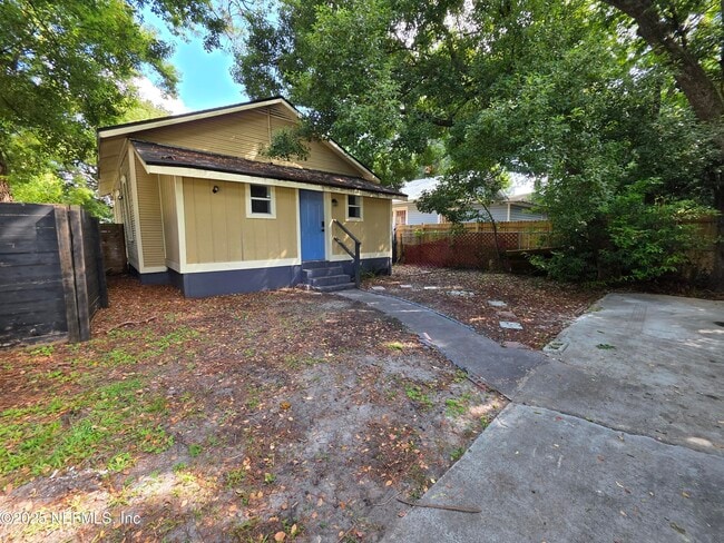 Building Photo - 3058 Phyllis St