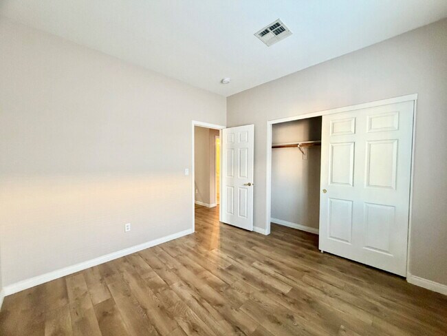 Building Photo - GATED SUMMERLIN HOME | 5 BEDROOM + DOWNSTAIRS DEN | 3-CAR GARAGE
