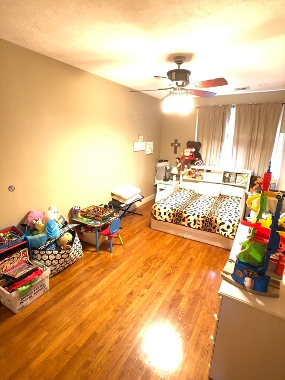 Building Photo - 186 Beacon St