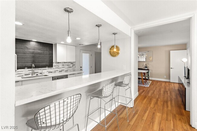 Building Photo - 1531 Commanche Dr