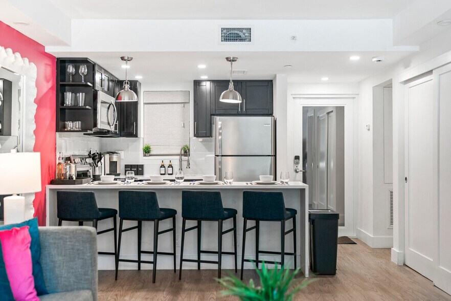 Building Photo - 365 N Ocean Blvd