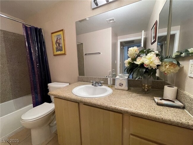 Building Photo - 8000 W Badura Ave