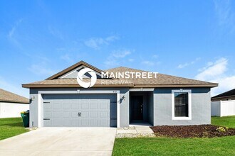 Building Photo - 3 Bedroom Pet-Friendly Home in Tavares, FL with Main Street Renewal