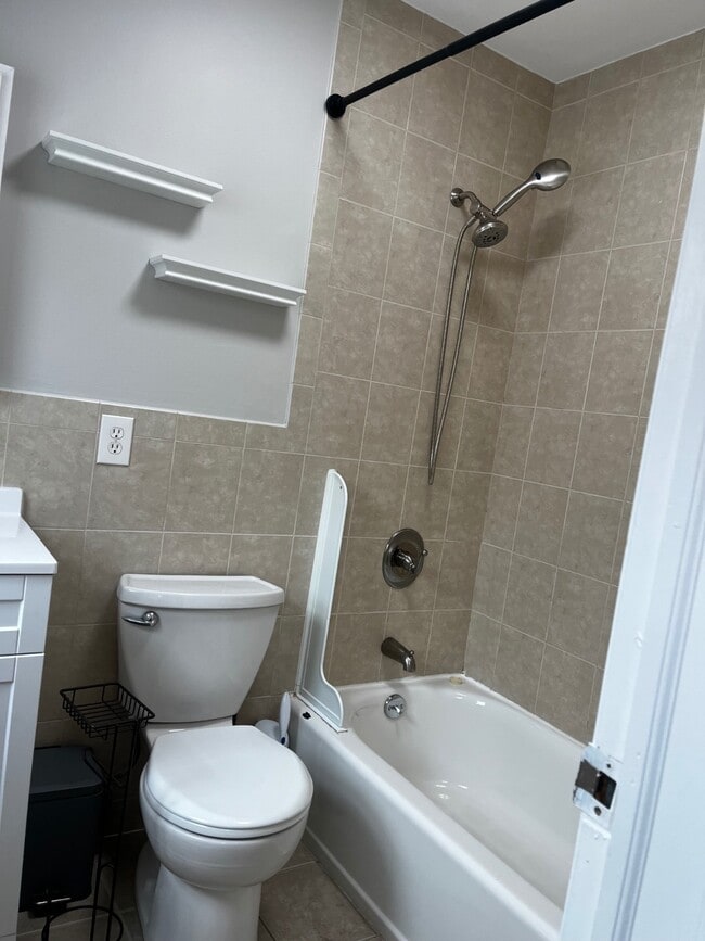 Building Photo - 21 Eugene St