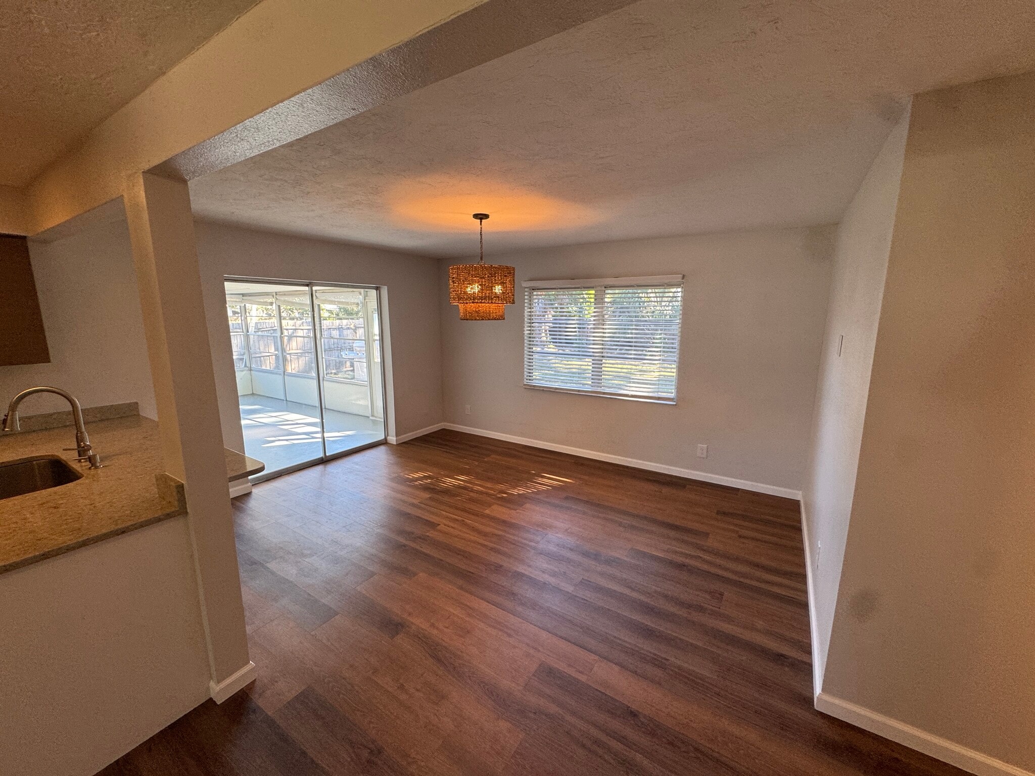 Building Photo - 438 80th Ave N