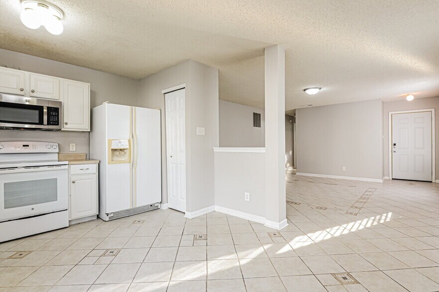 Building Photo - 13277 N Etna Green Dr