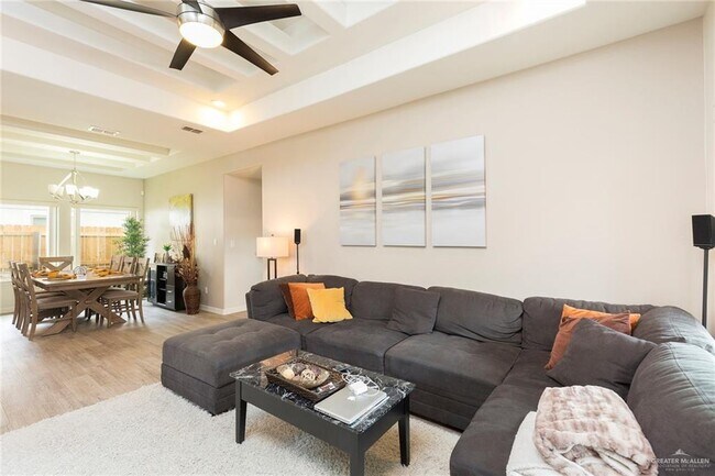 Building Photo - 12 Teal Ave