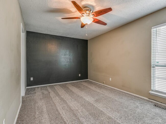 Building Photo - 712 NW 137th St