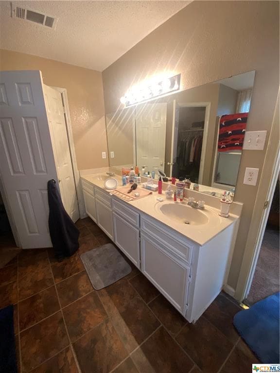 Building Photo - 2402 Cross Timber Dr