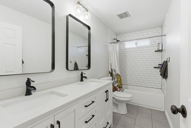Building Photo - Stunning Fully Renovated 4BR + Bonus on Spokane's South Hill - Chef's Kitchen, 2-Car Garage & Bac...