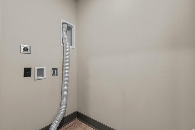 Building Photo - 80 Shady Oak Ln