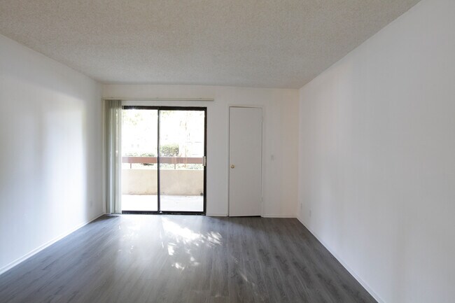 Building Photo - 601 Westholme Ave