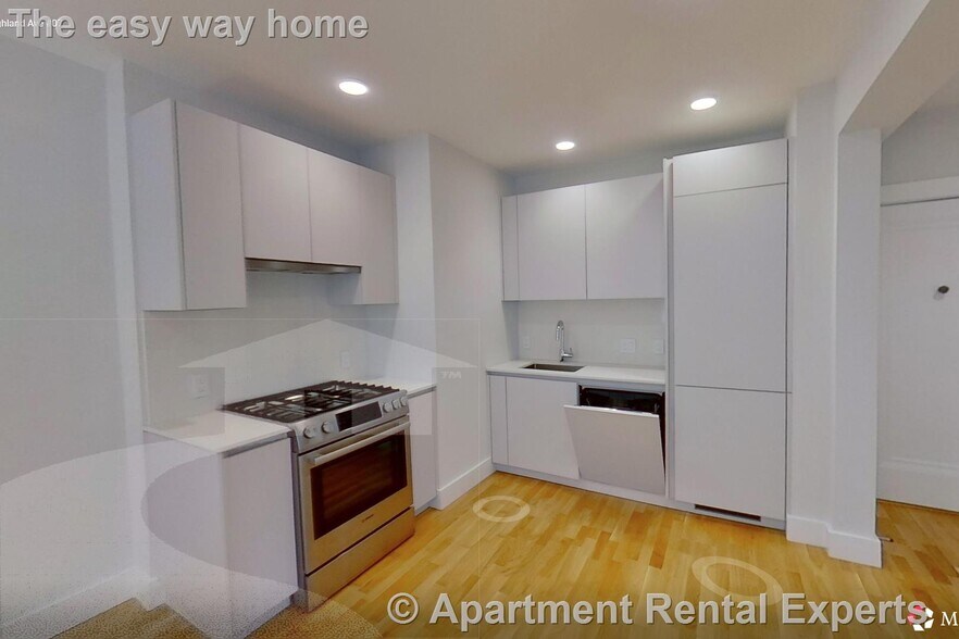Primary Photo - 136 Highland Ave