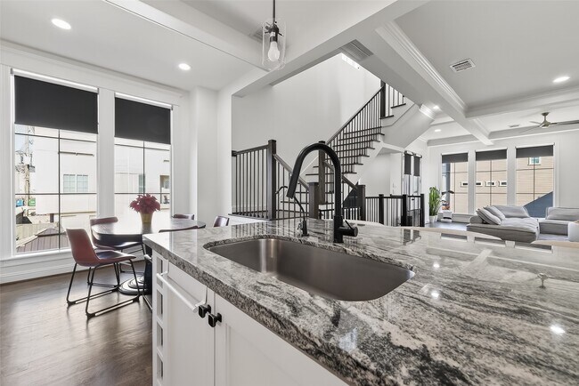 Building Photo - 1303 Upland Retreat Dr