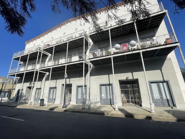 Primary Photo - 412 Dauphin St