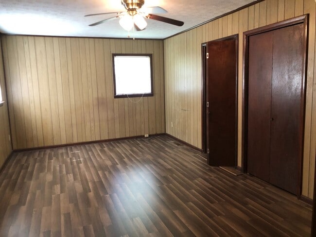 Building Photo - 105 Knoxville Rd