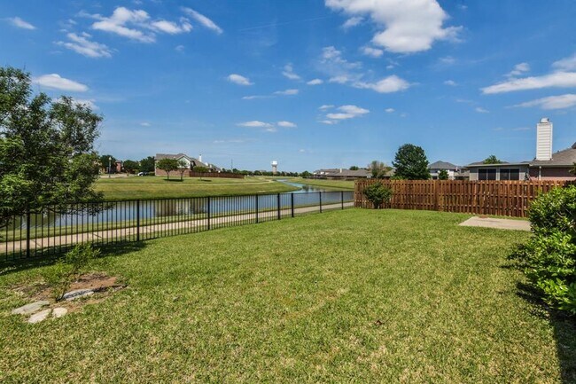 Building Photo - 2605 Cascade Cove Dr