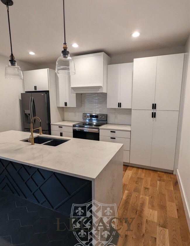 Building Photo - 1710 Nassau St