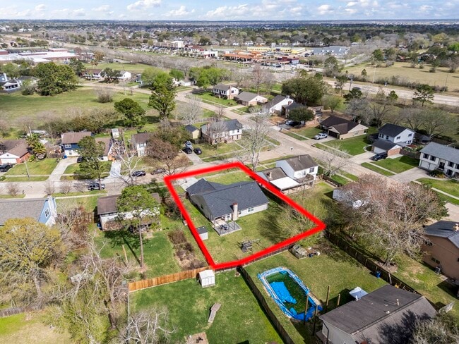 Building Photo - 304 Old Course Dr