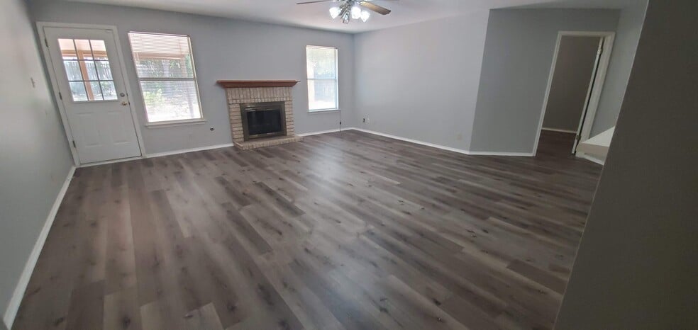 Building Photo - 602 Wagon Wheel Trail