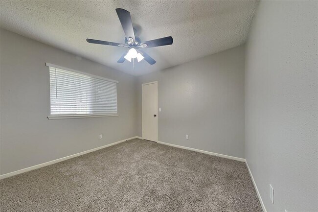Building Photo - 9315 Silver Tip Dr
