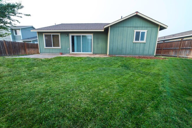 Building Photo - 4 Bedroom 2 Bath Home for Rent