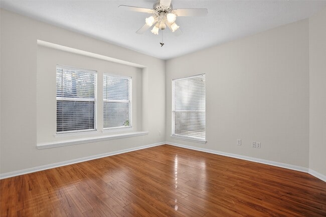 Building Photo - 15 S Avonlea Cir