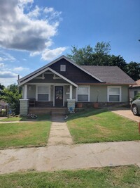 Building Photo - Double gable craftsman home with walkout b...