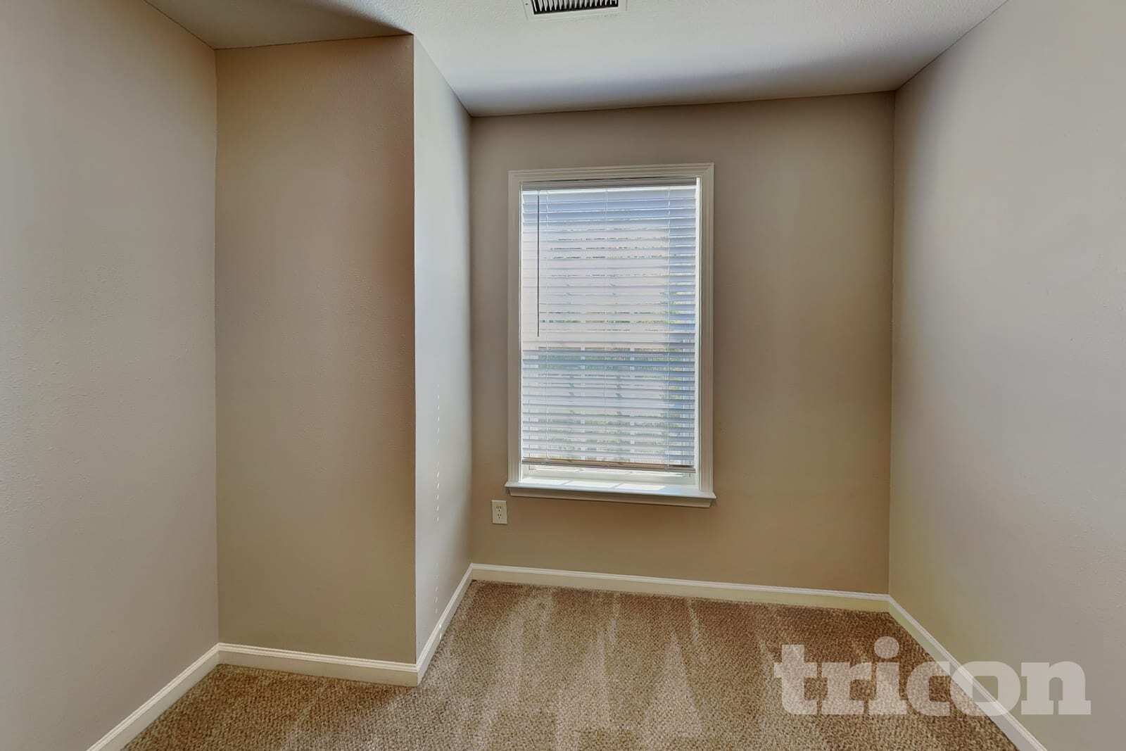 Building Photo - 807 Chastain Ave
