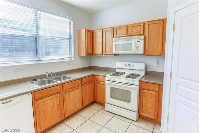 Building Photo - Southwest Three Bedroom Home!!!