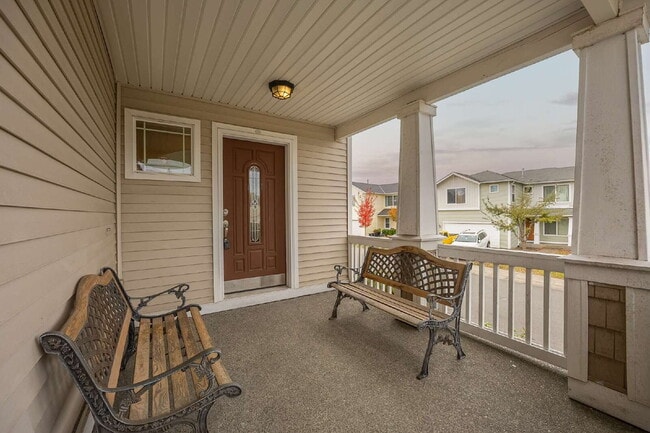 Building Photo - Spacious 3 Bedroom 2.5 Bathroom Rental Pro...
