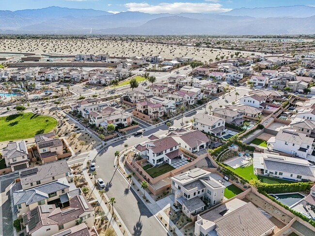 Building Photo - 74404 Nichols Dr