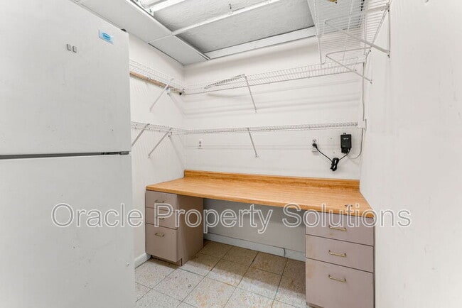 Building Photo - 6634 Dovecote Dr