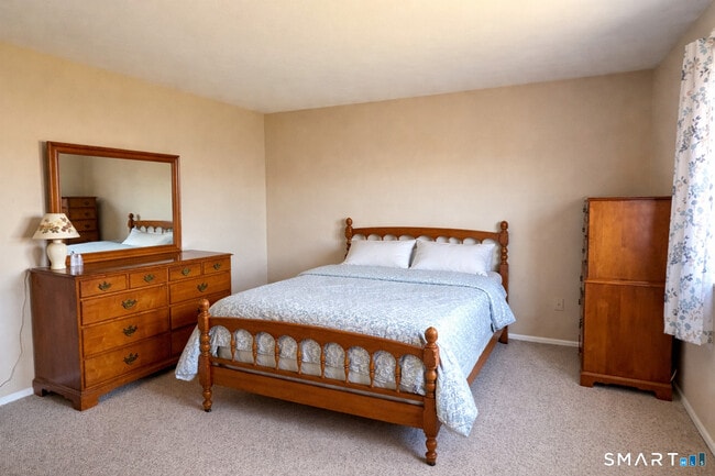 Building Photo - 146 Carriage Path S