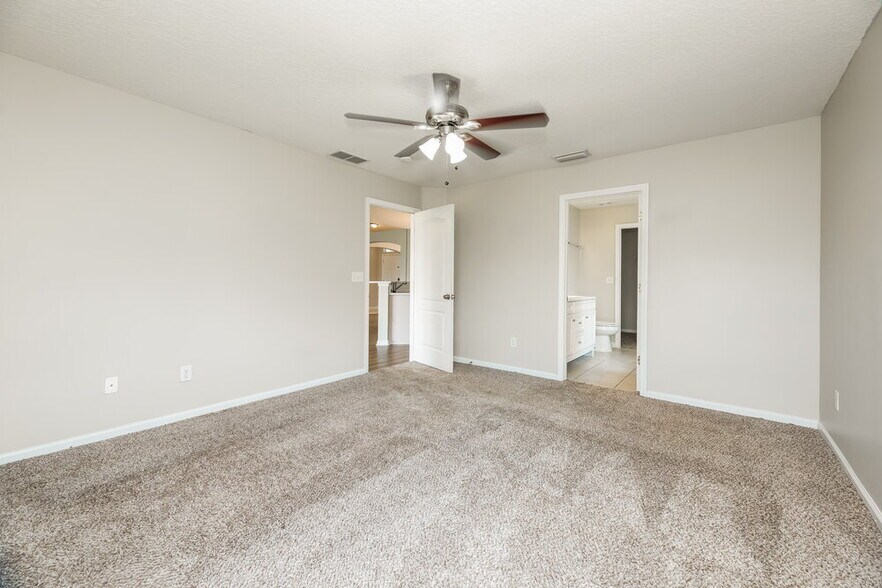 Building Photo - 3021 Captiva Bluff Cir