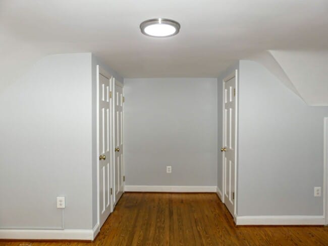 Building Photo - 903 Crestview Dr