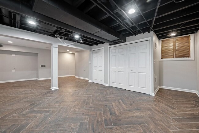 Building Photo - 1720 William Dr