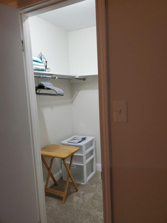 Building Photo - 1161 Lake Ave