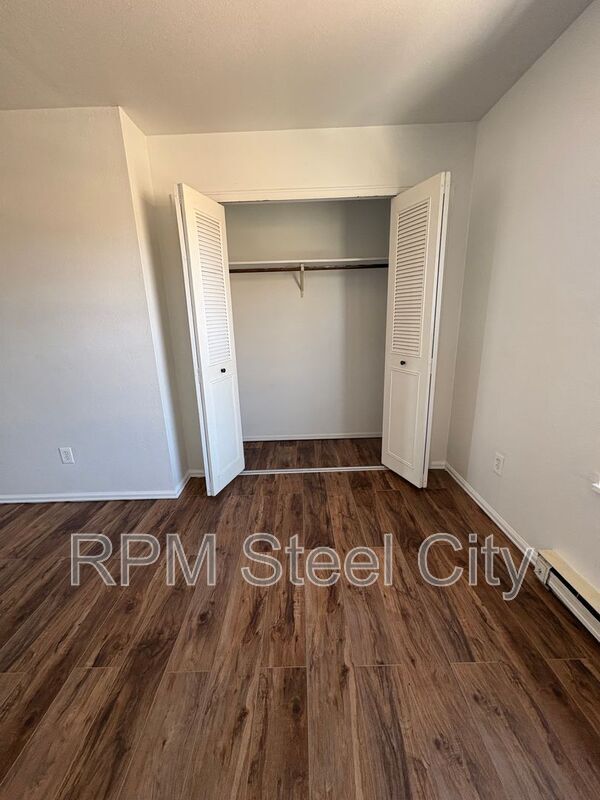 Building Photo - 1928 N Salem Ave