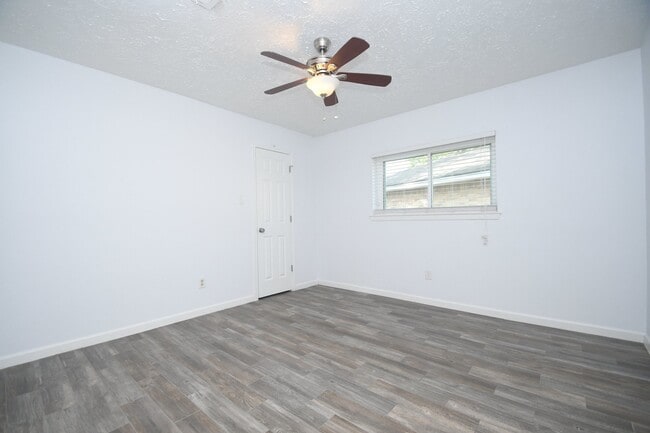 Building Photo - 19734 Redroot Dr