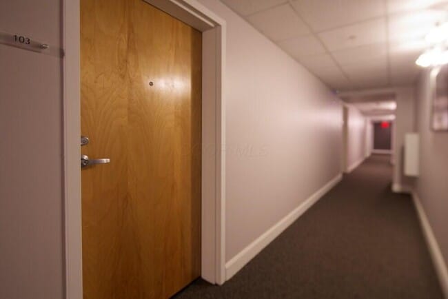 Building Photo - 106 N High St