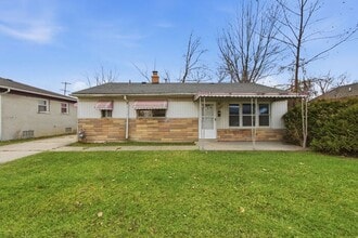 Building Photo - Huge ranch style home with Detached Section 8 Accepted